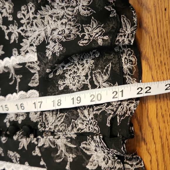 Loft,  Excellent condition,  Women's Top,   lined, Polyester,  Size 4 - Picture 6 of 8